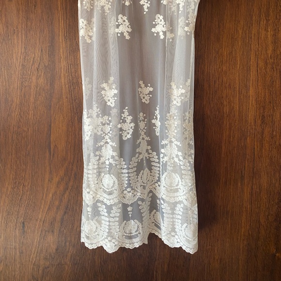 Beautiful Scully Embroidered Swimsuit Coverup Kimono Sheer Excellent Condition. - Picture 12 of 14